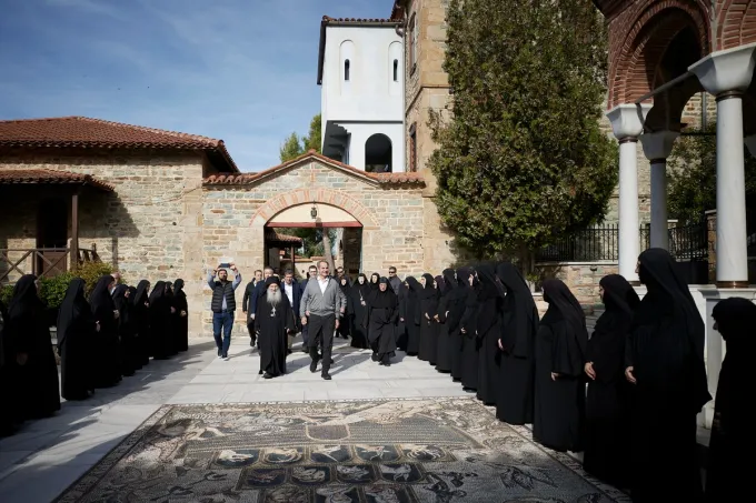 Επίσκεψη Μητσοτάκη σε μοναστήρι στην Ορμύλια