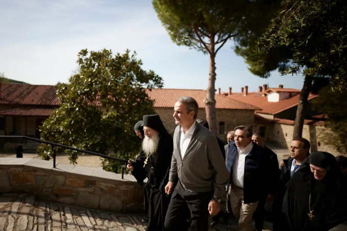 Επίσκεψη Μητσοτάκη σε μοναστήρι στην Ορμύλια