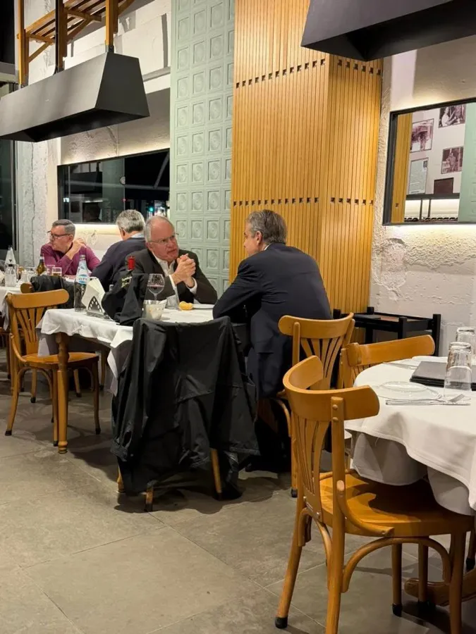 Μητσοτάκης - Τασούλας σε εστιατόριο στη Θεσσαλονίκη