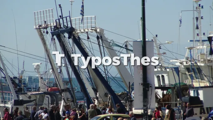 Αλιείς στην παραλία Θεσσαλονίκης