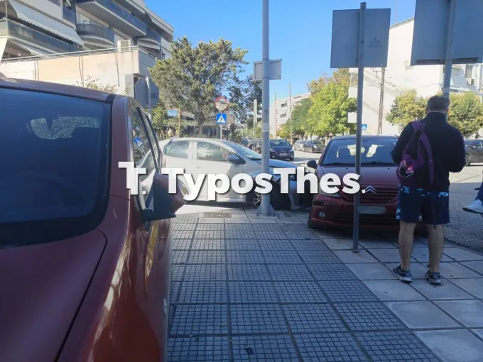 Τροχαίο μπροστά από το 8ο Δημοτικό Σχολείο Καλαμαριάς