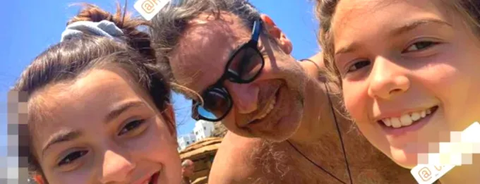 mitsotakis-tinos-selfie