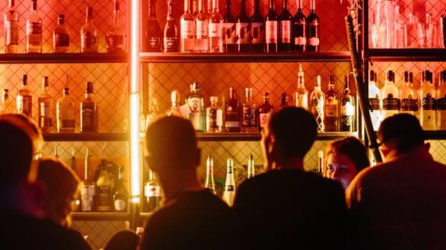 bar