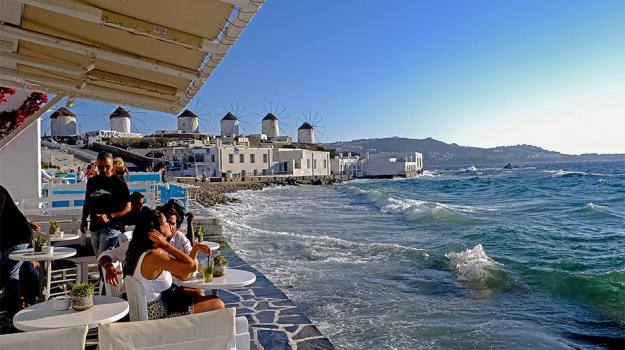 mykonos-lockdown