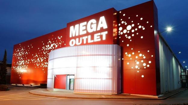 MEGA-OUTLET
