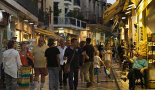 touristes-plaka