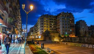 plateia-navarinou-thessaloniki-akinita