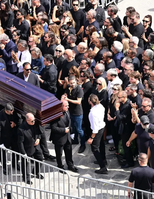 Κηδεία Μαζωνάκη
