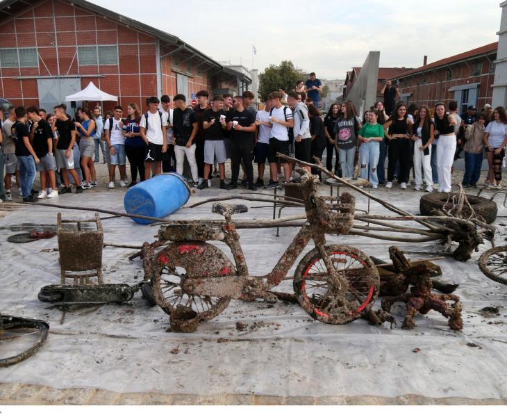 Θεσσαλονίκη: Δύτες καθάρισαν το Θερμαϊκό – Έβγαλαν μέχρι και… ποδήλατα (ΦΩΤΟ)