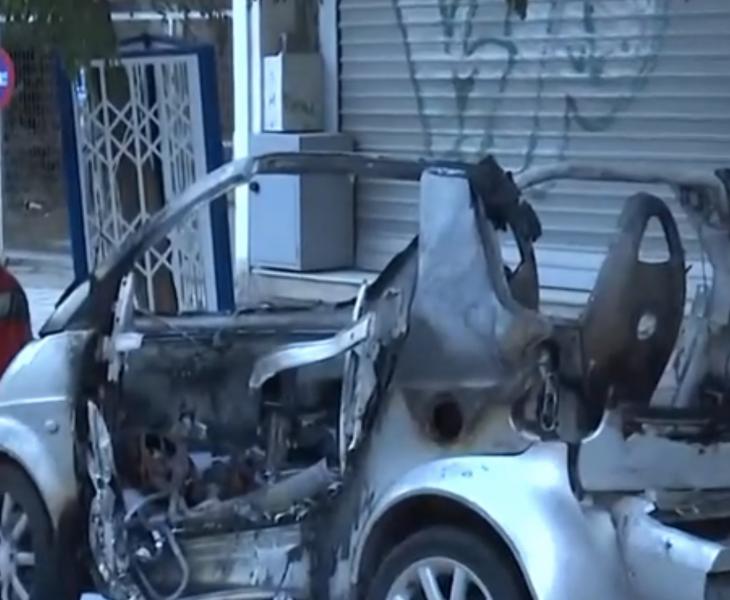 Θεσσαλονίκη: Φωτιά ξέσπασε σε σταθμευμένο ΙΧ – Κάηκε ολοσχερώς (VIDEO)