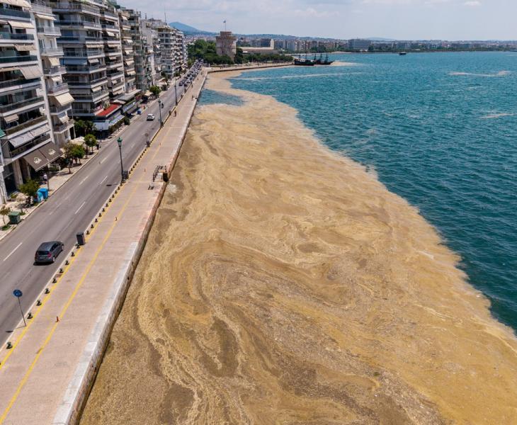 Η Λεωφόρος Νίκης έγινε... καφέ - Ασύλληπτες εικόνες από ψηλά στη Θεσσαλονίκη