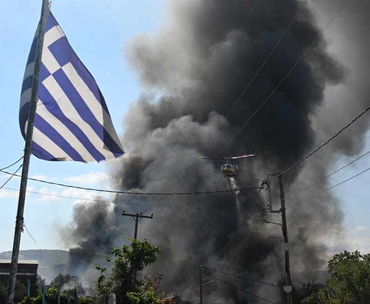 Η πορεία του τοξικού νέφους μετά τη φωτιά στη Θεσσαλονίκη - Πώς θα κινηθεί τις επόμενες ώρες 