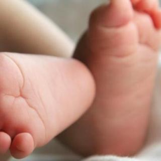 Θεσσαλονίκη: Γονείς έβγαλαν μωράκι στο μπαλκόνι και πήγαν για ύπνο – Επειδή έκλαιγε  