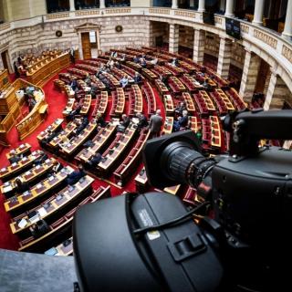 Βουλή... δύο ημερών: Σήμερα ορκίζονται οι 300, αύριο διαλύεται