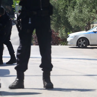 ΠΡΙΝ ΛΙΓΟ: Μαχαίρωσαν 19χρονη κοπέλα σε πάρκο στη Θεσσαλονίκη