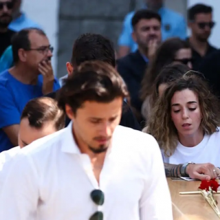 Σπαρακτικές στιγμές στην κηδεία του Ντιόγκο Ζότα - Τραγική φιγούρα η σύζυγός του