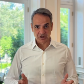 Μητσοτάκης: Έφτασε το πρώτο από 25 νέα τρένα στη Θεσσαλονίκη (VIDEO)