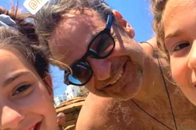 mitsotakis-tinos-selfie