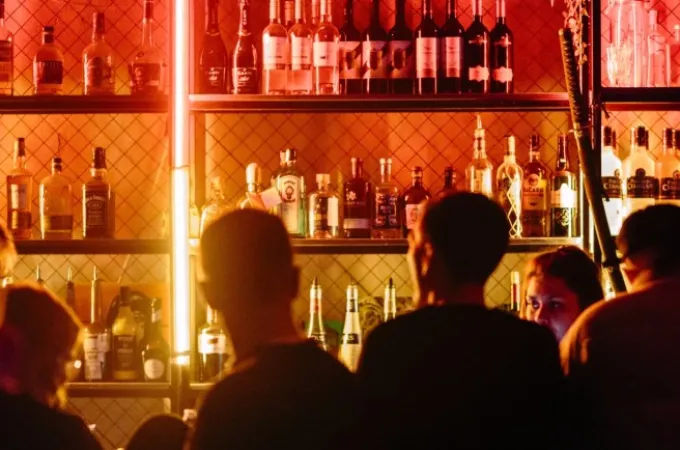 bar
