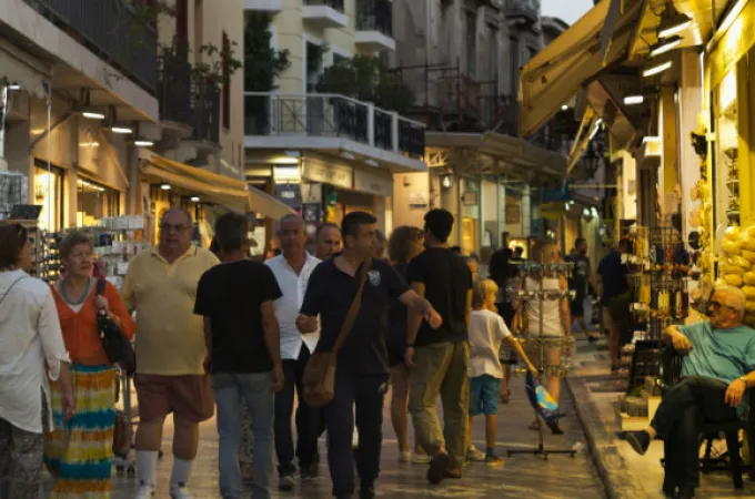 touristes-plaka