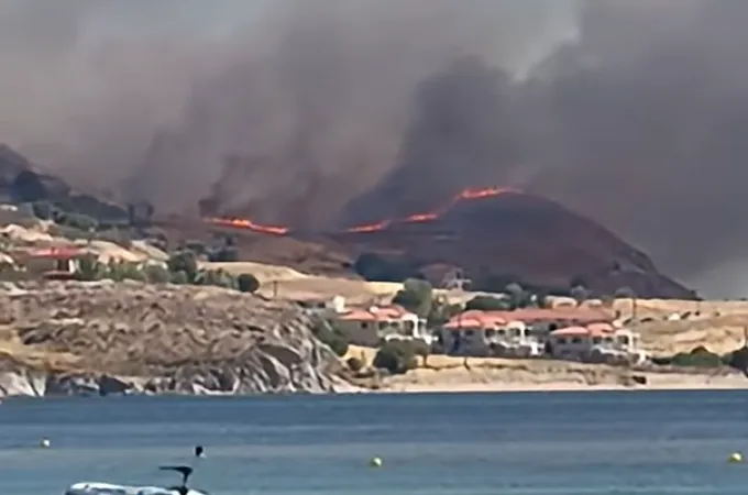 Φωτιά στη Λήμνο