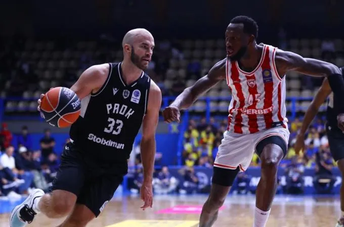 Ο Νικ Καλάθης στον τελικό του Σούπερ Καπ με αντίπαλο τον Ολυμπιακό
