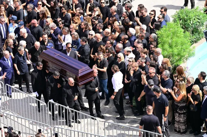 Κηδεία Μαζωνάκη
