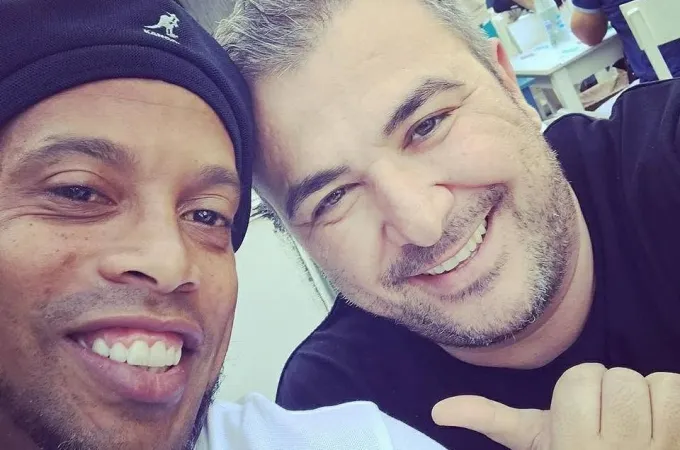 Αντώνης Ρέμος με Ροναλντίνιο