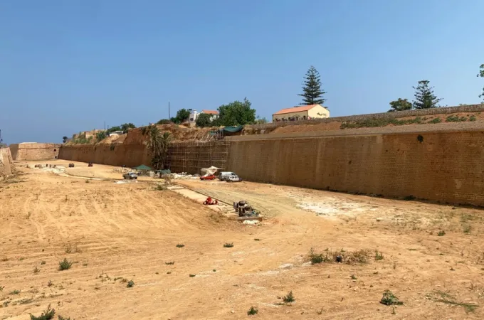 τάφρος