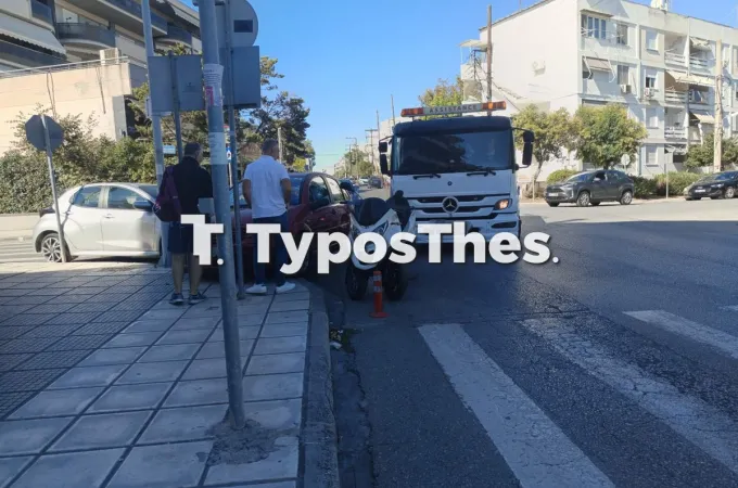 Τροχαίο μπροστά από το 8ο Δημοτικό Σχολείο Καλαμαριάς