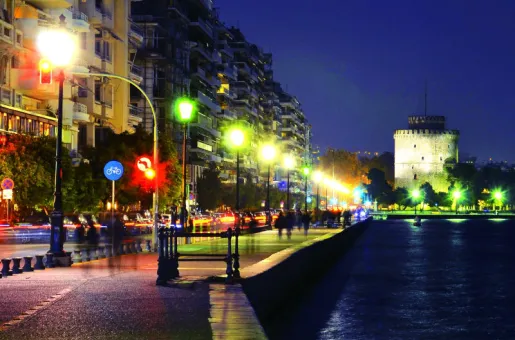 leoforos-nikis-paralia
