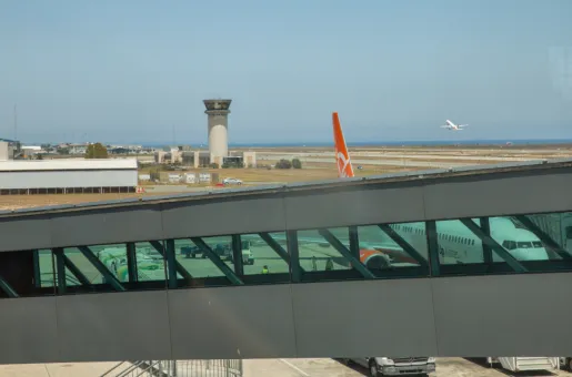 αεροδρόμιο στην Κύπρο