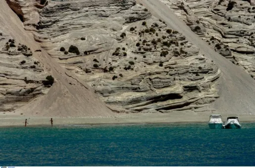 milos paralia