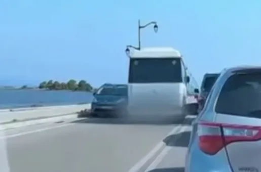 προσπέραση από πούλμαν στη Λευκάδα
