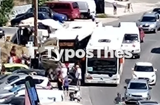 Τροχαίο με δύο λεωφορεία στη Θεσσαλονίκη