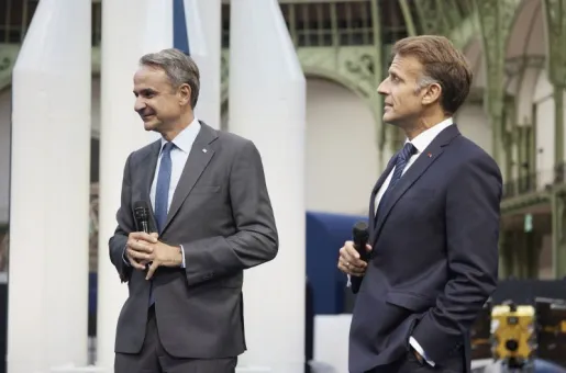 mitsotakis - makron