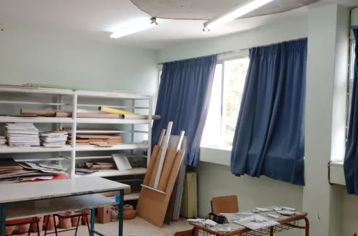 Πτώση σοβάδων σε σχολείο στα Βασιλικά