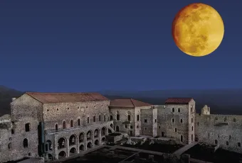 Αυγουστιάτικο Φεγγάρι