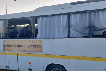 Βανδάλισαν λεωφορείο του Δήμου Νεάπολης - Συκεών
