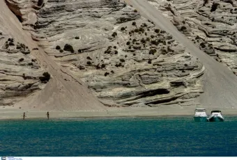 milos paralia