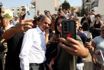 Selfie Μητσοτάκη στο Μετρό Καλαμαριάς