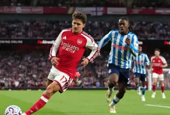 Ο Χρήστος Τζόλης στο ντεμπούτο του στην Premier League με τη φανέλα της Άρσεναλ