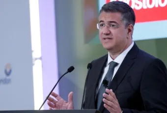 Απόστολος Τζιτζικώστας