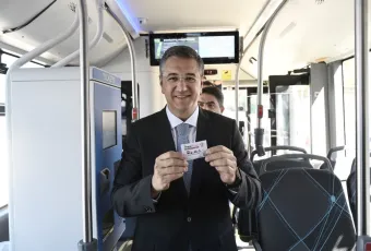 Απόστολος Τζιτζικώστας