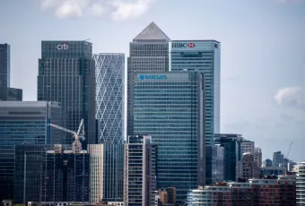 Τράπεζα Barclays απολύσεις