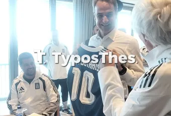 Ο Κυριάκος Μητσοτάκης με την Εθνική ποδοσφαίρου