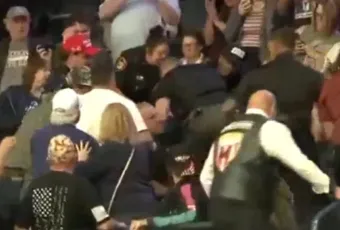 omilia trump oxaio epeisodio