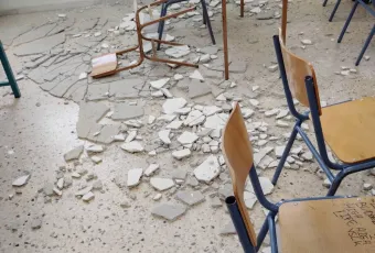 Πτώση σοβάδων σε σχολείο στα Βασιλικά