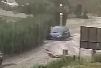 Πλημμυρισμένος δρόμος στη Σίβηρη της Χαλκιδικής